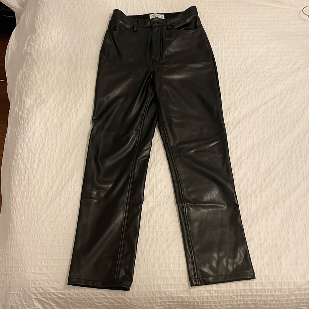 Abercrombie 90s straight high rise leather pants